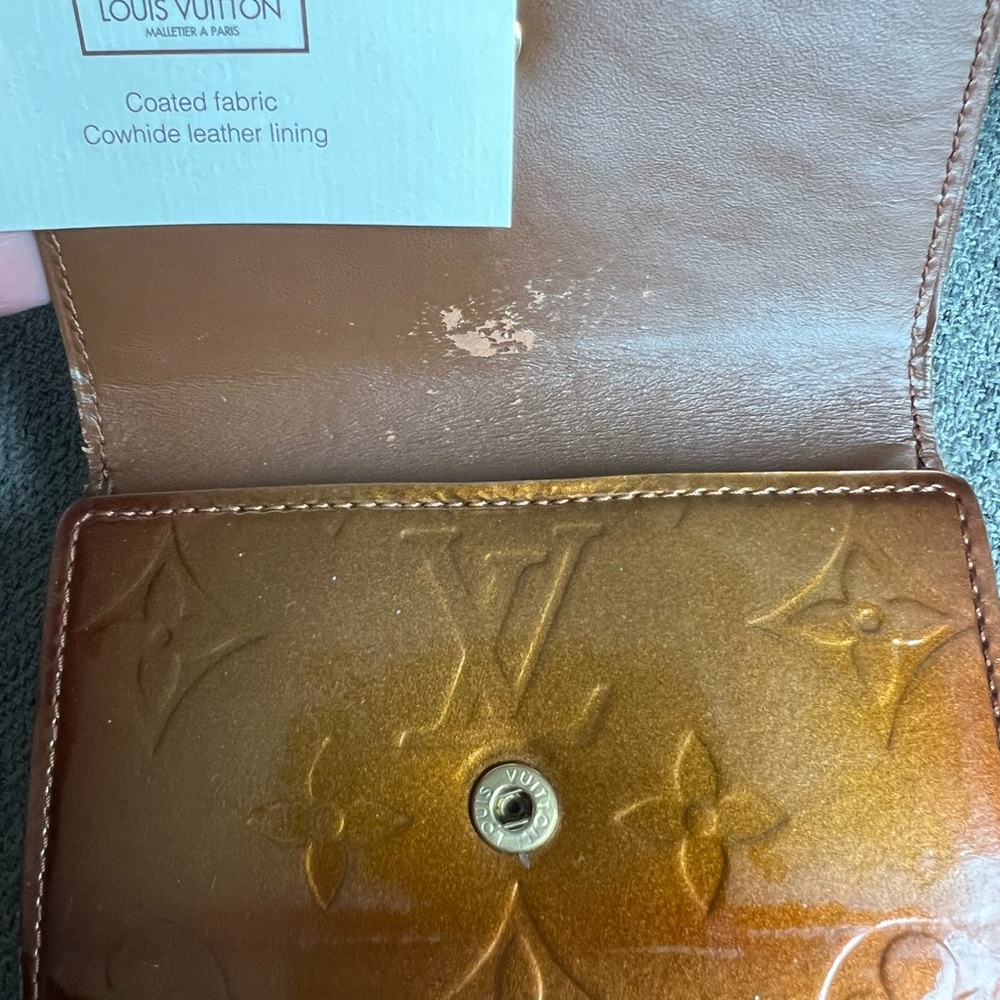 Louis Vuitton Bronze Brown Vernis Elise wallet. - Picture 12 of 12